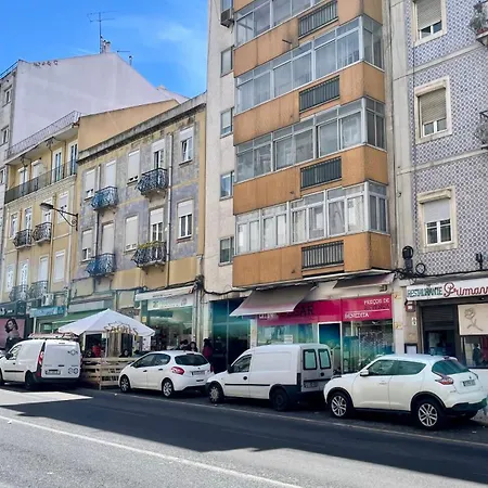 Δωμάτια σε οικογενειακή κατοικία Alameda Lisboa